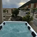 فيلة Palms *