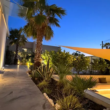 Palms Villa *